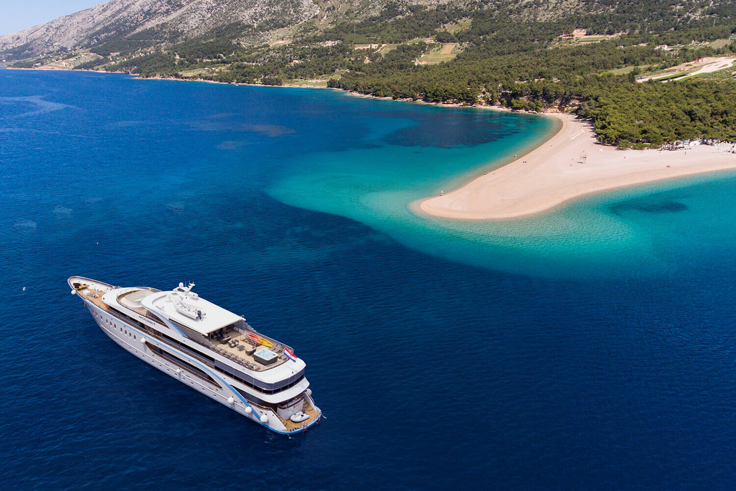 yacht cruising in croatia