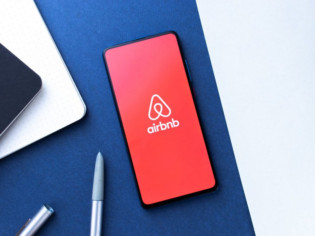 How To Invest in Airbnbs In 2024 Tourist's Book